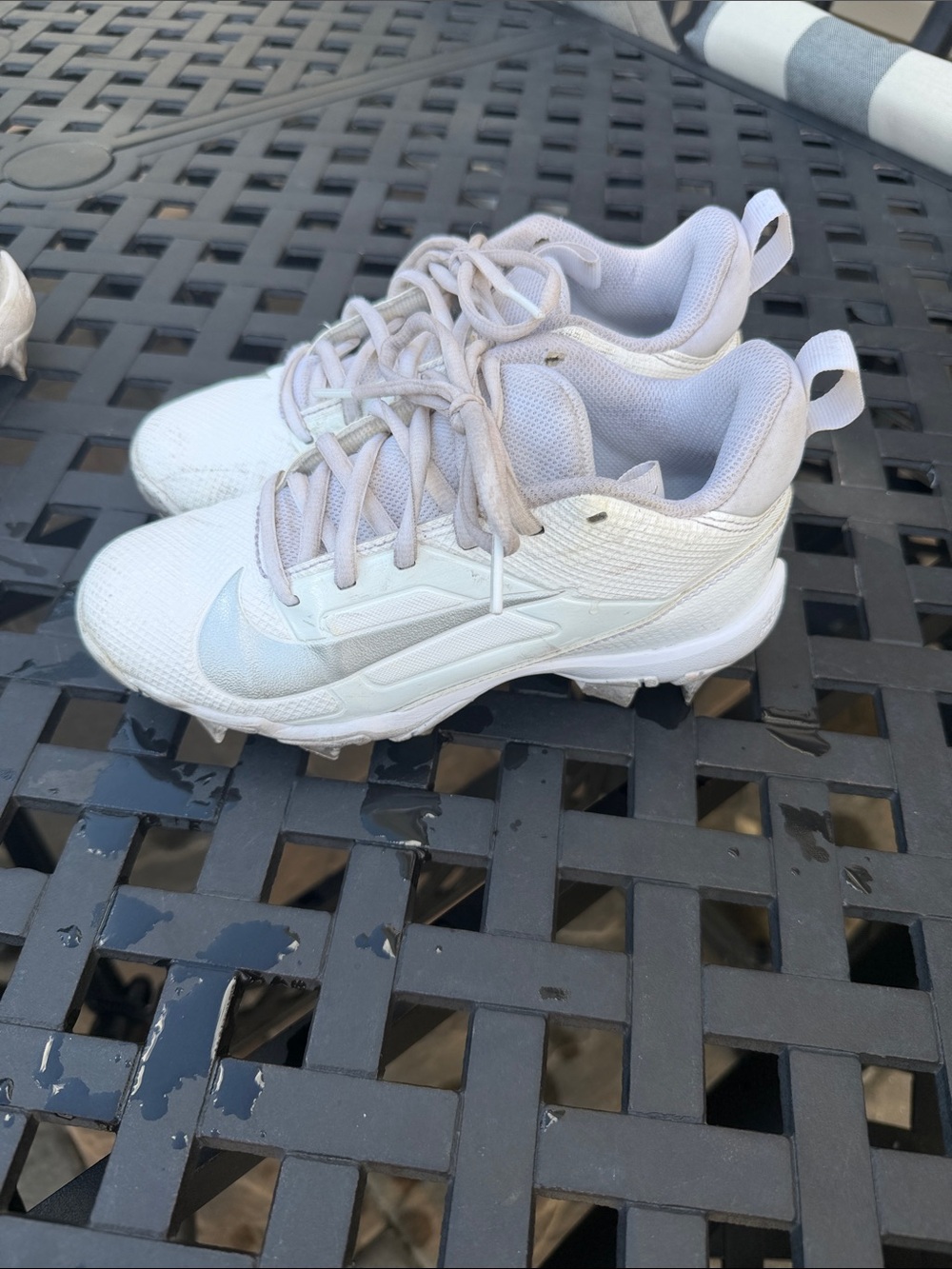 Nike White Kids alpha menace shark football cleats with Silver Swoosh size 2